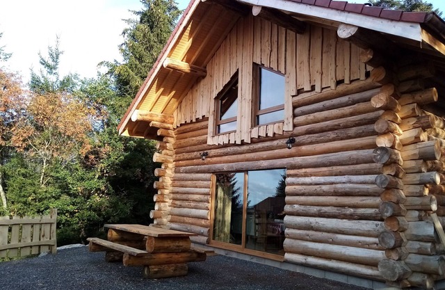 Chalet rustique à 800m d'altitude avec cheminée, à 20 min de Gérardmer et pistes de ski, pour 6 pers.