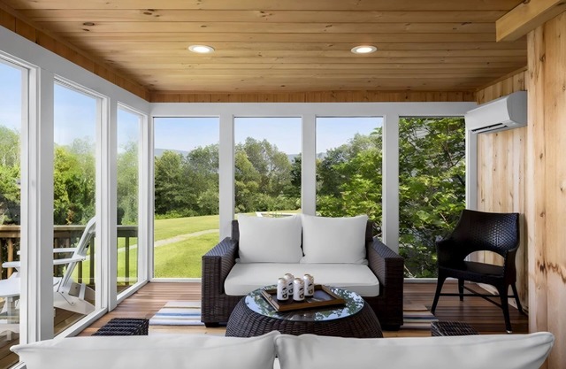 Nature Retreat: Plush House Stay w/ Spectacular Views | Near Equinox Preserve