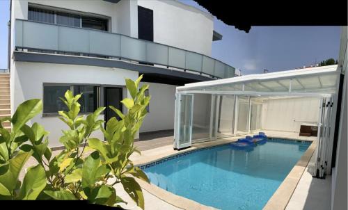 Nazaré Luxury Villa with Private Pool