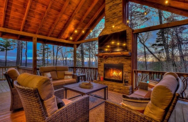 Cabin in the Blue Ridge Mountains; Hot Tub & Mountain views