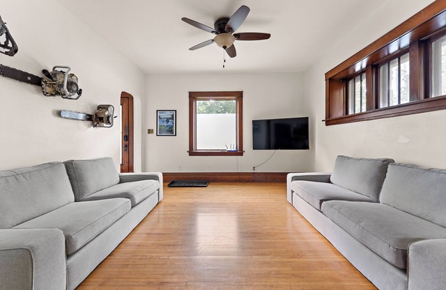 NE Arts / BrewHouse; Increíble ubicación, jacuzzi, mesa de billar, arte local