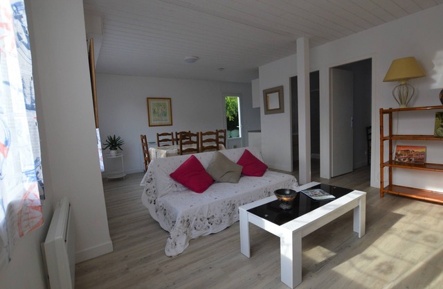 CERCA HERMOSA CASA DE PLAYA 3 DORMITORIOS, 2 BAÑOS