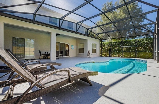 Exclusivo 5 habitaciones 3. 5 baños Piscina privada en casa con sala de juegos Cerca de parques temáticos