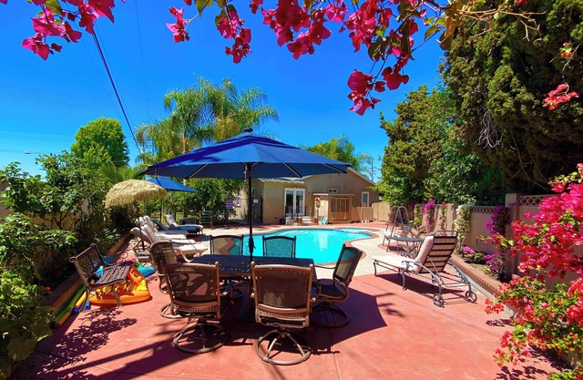 Near Disneyland, 6BR, 4BA Pool/Hut Tub, 3300 sqft