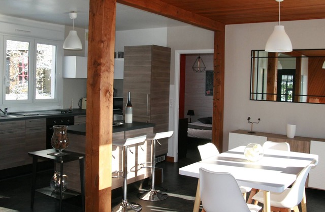 Cerca de DISNEYLAND, en un entorno verde, bonita casa luminosa