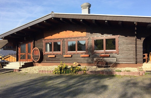 Cerca de Edersee, extraordinaria casa de madera con mucho espacio.