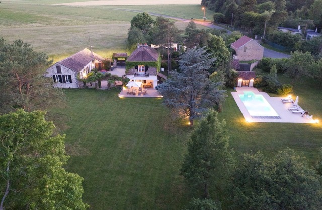 Cerca de Fontainebleau - Encantadora casa con piscina climatizada y parque