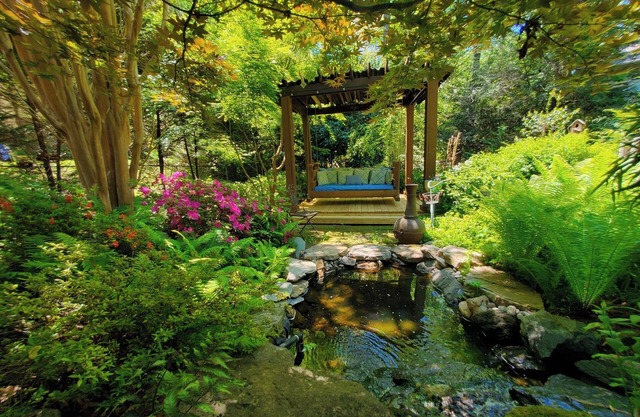 Near Sierra Nevada & Biltmore 4BR/2BA 1 minute to Asheville Airport/Ag Center.