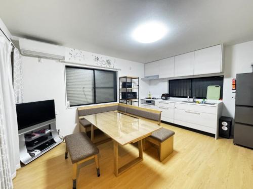 Near the station, no fee parking, 1 limited group, quiet residence, 2 floors 3LDK, 18 minutes from Nippori, Akihabara, Ueno, Tokyo 30 minutes