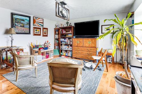 Near Trails, Parks and Orchards Germantown Retreat