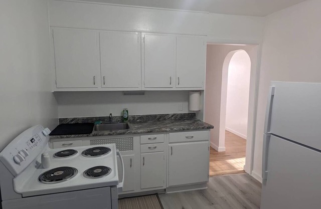 Nestled in the heart of Pierre, shopping & dining near.