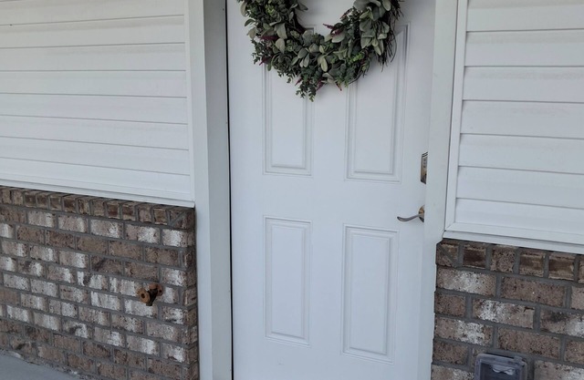 New 2-bedroom apartment in the heart of Manchester close to I-24.