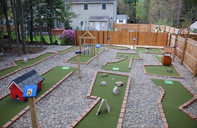 Adirondack Colonial, espacioso y elegante, PRIVADO MINI CAMPO DE GOLF VERANO DE 2019