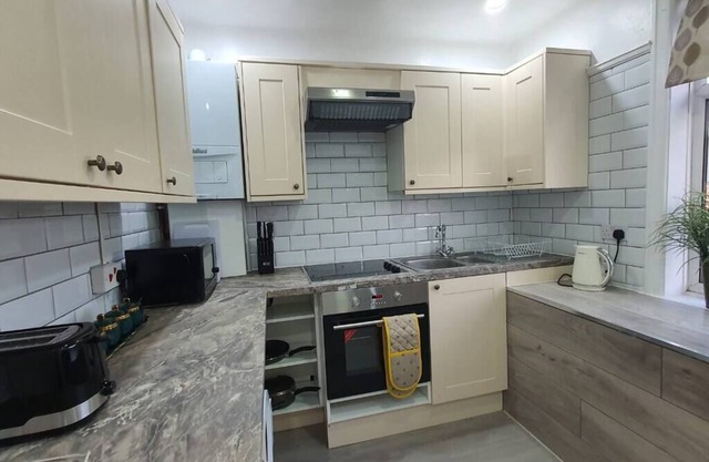 **New 3 bed in Coventry- DISCOUNT FOR LONG TERM**