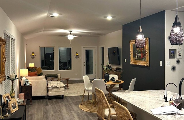 NEW 3-bedroom house 1 mile from Lake and Marina