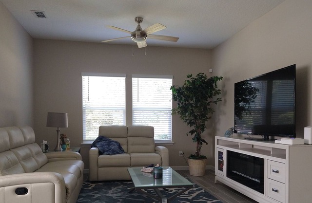 New 3 BR Townhome in Atlantic Beach, FL a few minutes from Atlantic Beach.