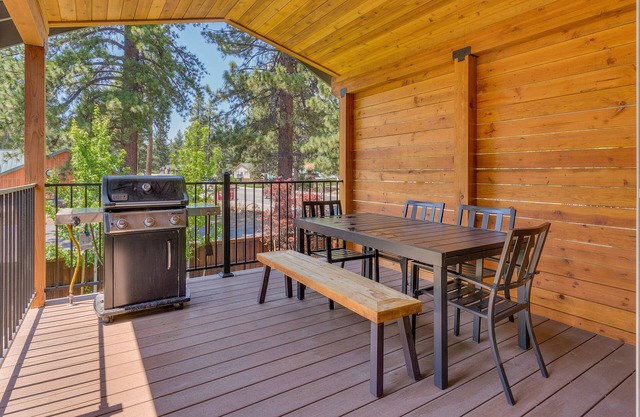 NEW! AC, Hot Tub, Grill, Newly Built, Open Floor Plan, Wifi, 4 of 6 – Emerald Bay Retreat