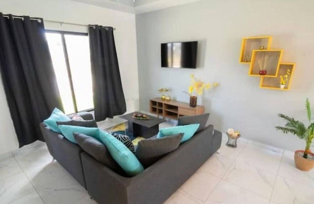 Nuevo y amplio Town House amoblado en Comayagua 3