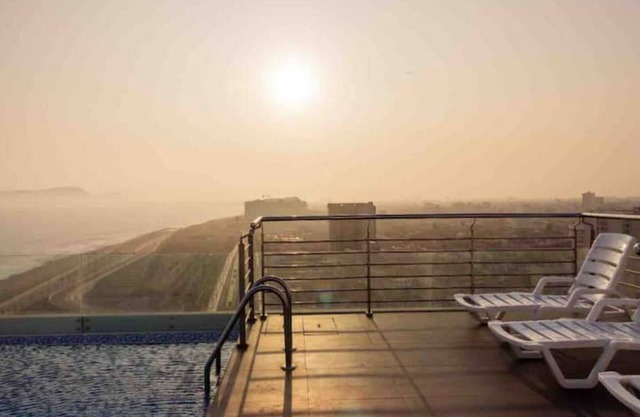 Departamento Nuevo con piscina frente al mar