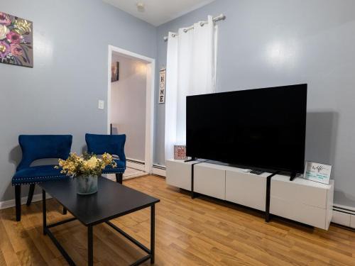 New Apt in Elizabeth Railroad Style Path Train Bus Hospital Airport NYC