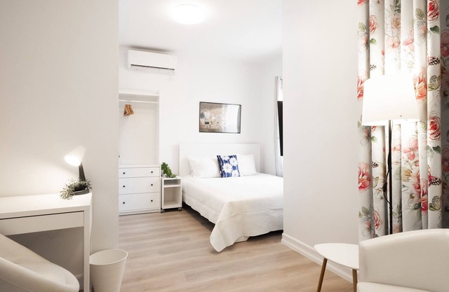 New! Beautiful Guest Suite! Free Parking! Main St