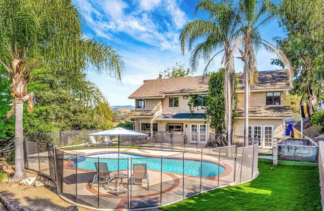 New! Beautiful King Size + Pool + Spa + Pool Table in Agoura Hills!