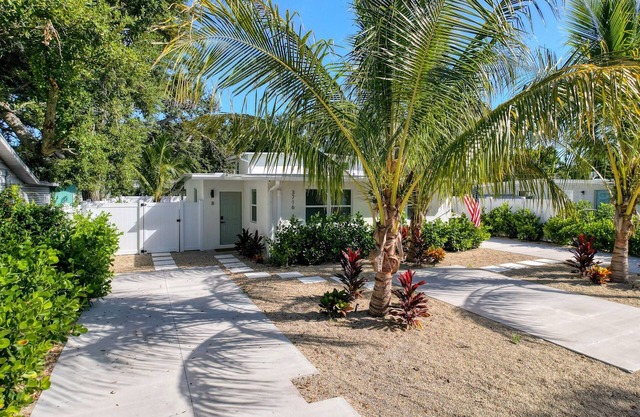 Bradenton Retreat: 4BR/3BA with pool