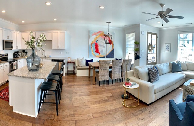 Nuevo, limpio y espacioso 3 br / 3 .5 ba condominio Oxford!