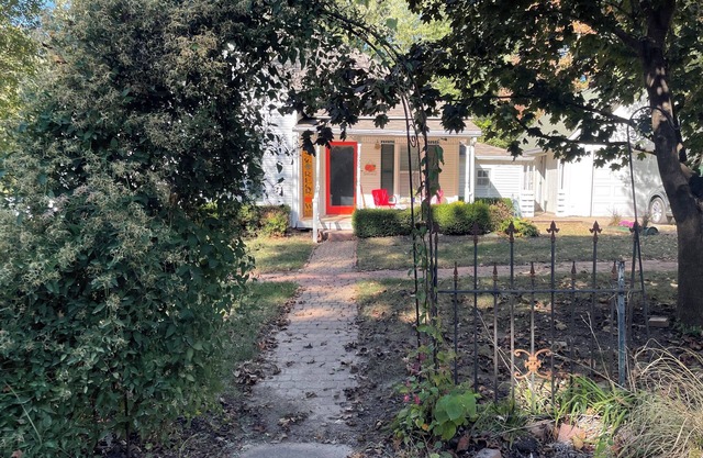 New! Cozy Cottage Just Blocks From Baker Campus