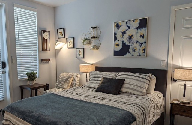 New Cozy Studio Near UCSB With Private Entrance and Bathroom