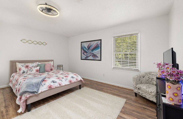 NEW Cozy Townhome w/ Pool, Patio, Dogs Welcome