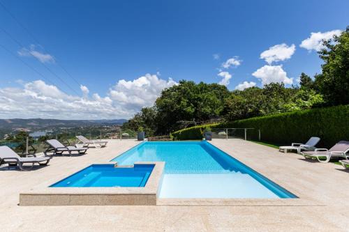 NEW - Crestuma Bright