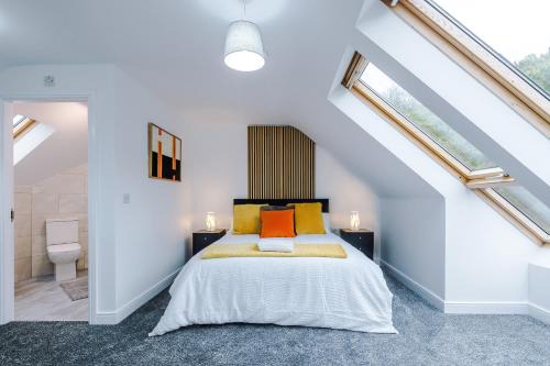 NEW! Detached House, Driveway, Perfect for Contractors