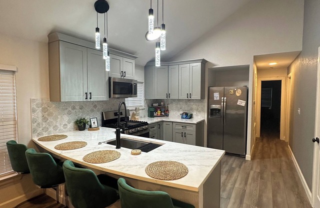 !!!New!!! East Downtown ATX Freshly Renovated Childhood Casita