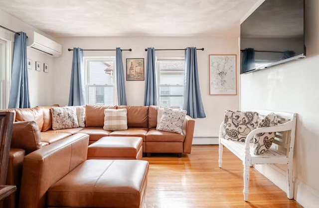 NEW! Family-Friendly Getaway < 1 Mi to Dtwn Salem! w Roof Deck & Tiki Bar