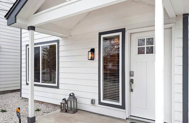 NEW Home 3 mi to Downtown & Riverwalk Near BMT grad 1mi to Alamodome-FrostBank