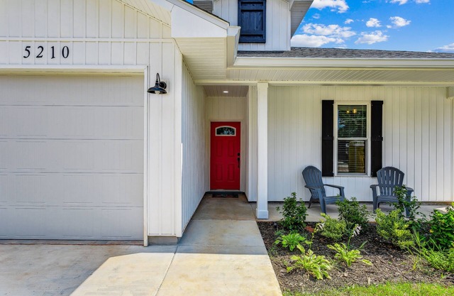 New Home in Pensacola-Perdido Key. 5 Min. to beach and fenced yard!