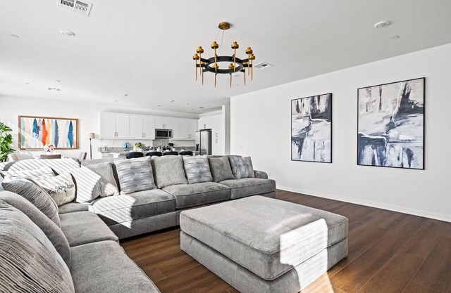 New Home/Spacious/oversized sofa