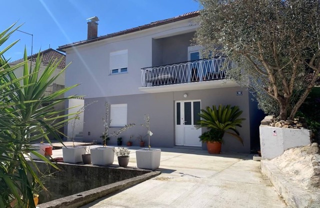 Casa nueva en encantador pueblo de pescadores a pocos pasos del mar posición extra