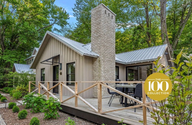 NEW! Juniper Presents: The Moss - A 2 Bed/1 Bath Townie Cottage, Walk to Beach