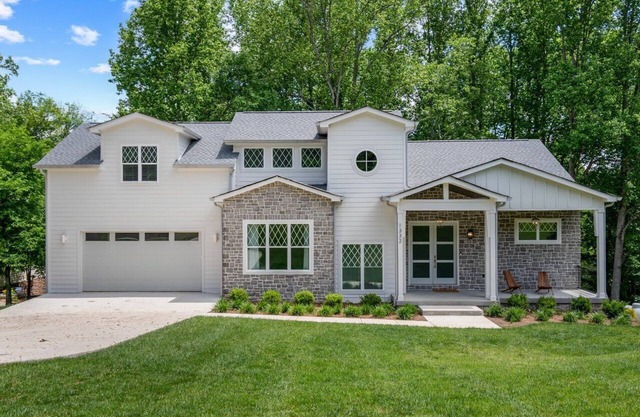 New Lakeside Home w/kayaks, Game Room, Billiards