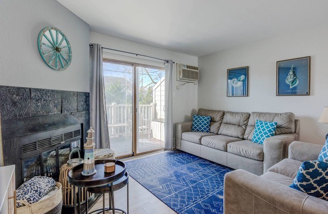 New Listing Fantastic 3BR 2.5BA Townhouse with Pool