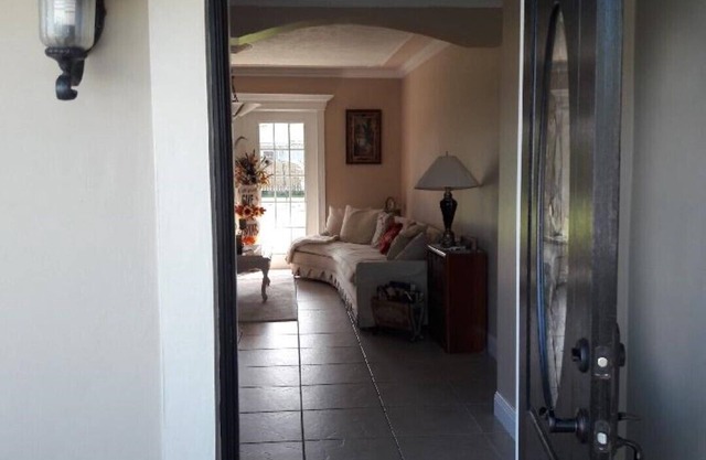 ¡Nuevo listado! Pintoresca casa colonial española Puerta de entrada a los Cayos FL y Everglades