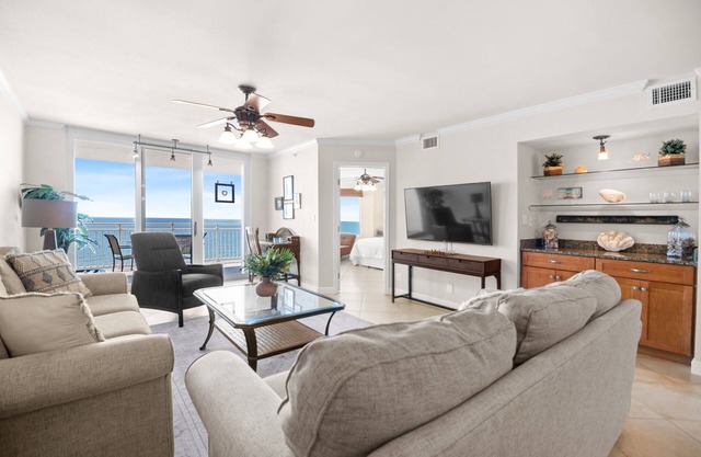 NEW LISTING!!! Seaspray East 922 - Beach Front - HASSLE-FREE CHECK OUT