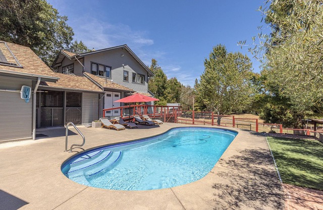 Water & Vine In Sebastopol