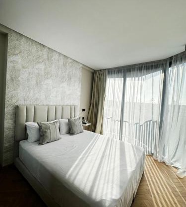 New luxury central apartment