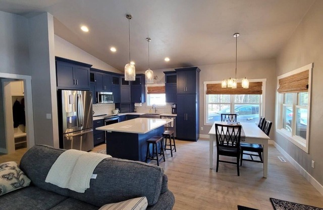 New luxury cottage in the woods!