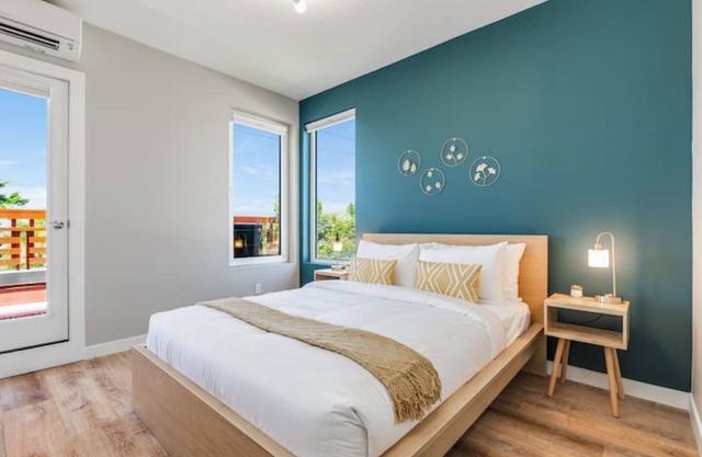 *NEW* Modern 4B3.5BA w/ Rooftop in Ballard/Fremont