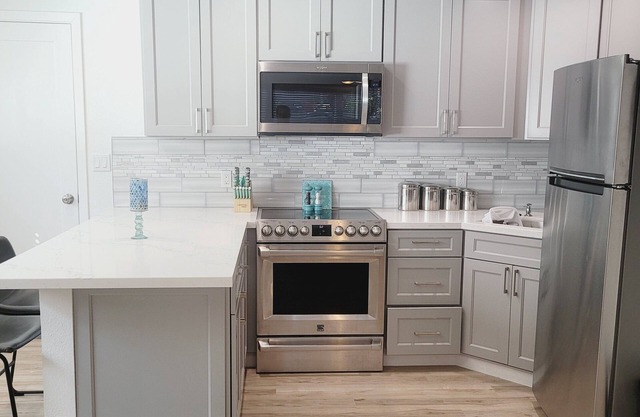 New Modern Clean Studio Apartment