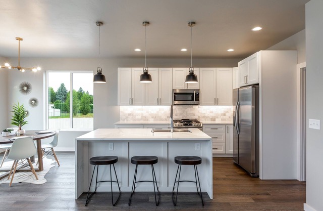 Nueva casa de lujo moderna en Spokane con 5 dormitorios, 3 baños y capacidad para 16